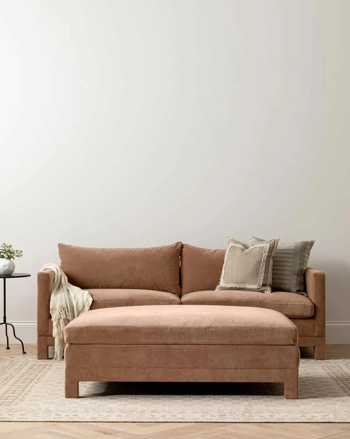 Appoline Ottoman|Makerspalm Hot