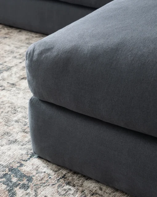 Beckstead Chaise Sectional 128"|Community Outlet