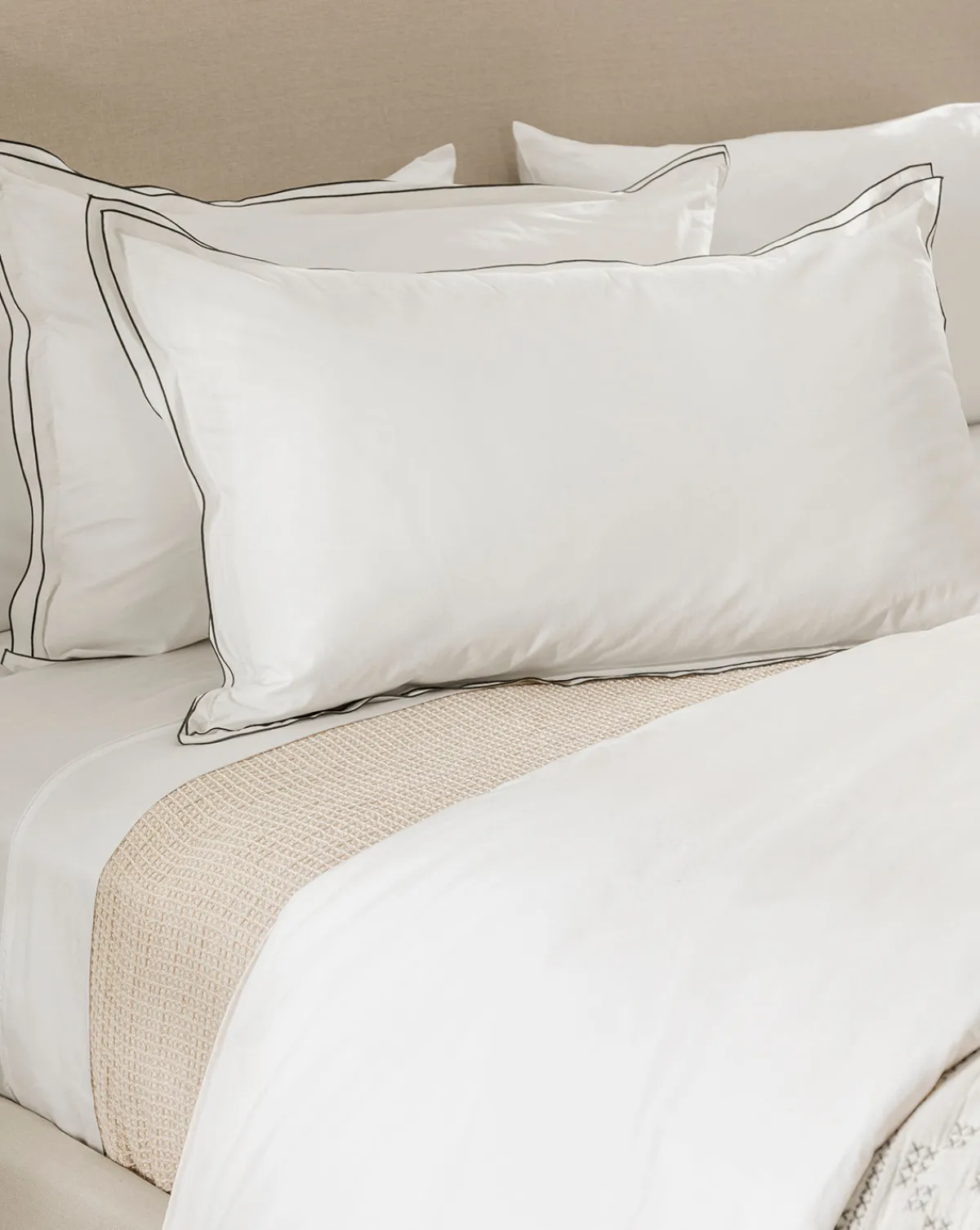 Devlin White Shams (Set of 2)|Lameirinho Industria Textil, S.A. New