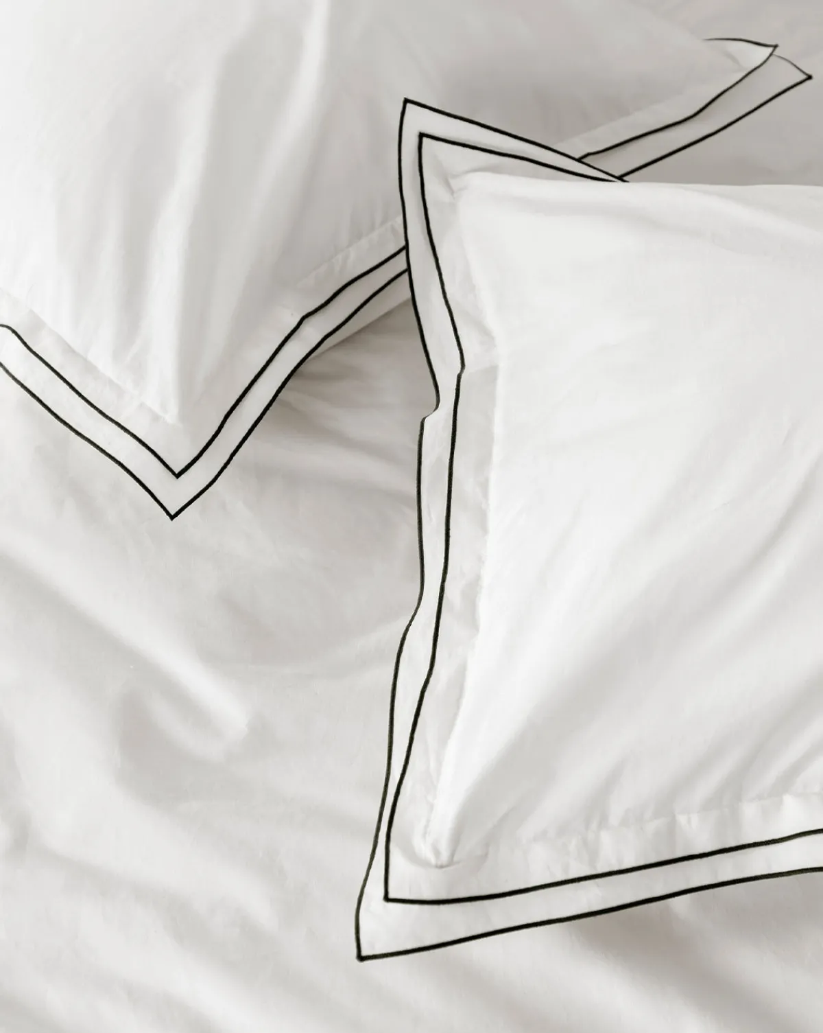 Devlin White Shams (Set of 2)|Lameirinho Industria Textil, S.A. New