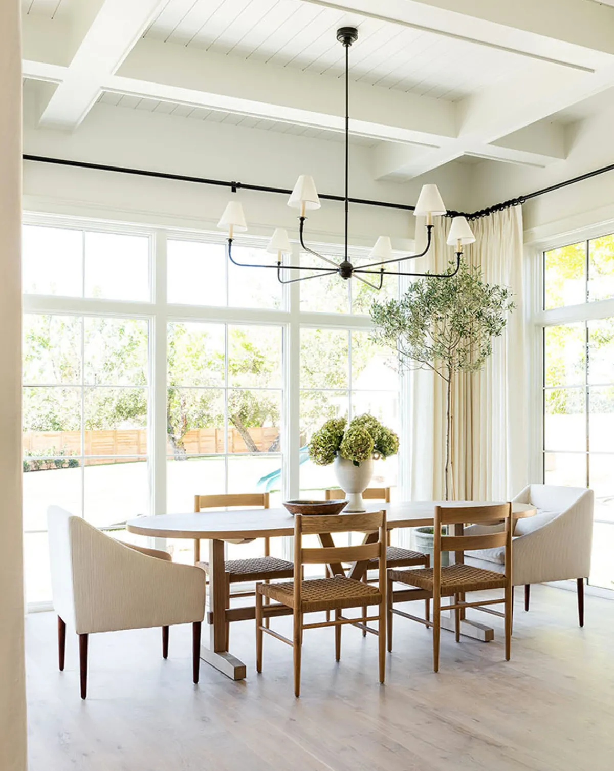 Giselle Oval Dining Table|Makerspalm Hot