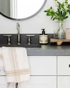 Hyde Hatch Hand Towel|Creative Women Outlet