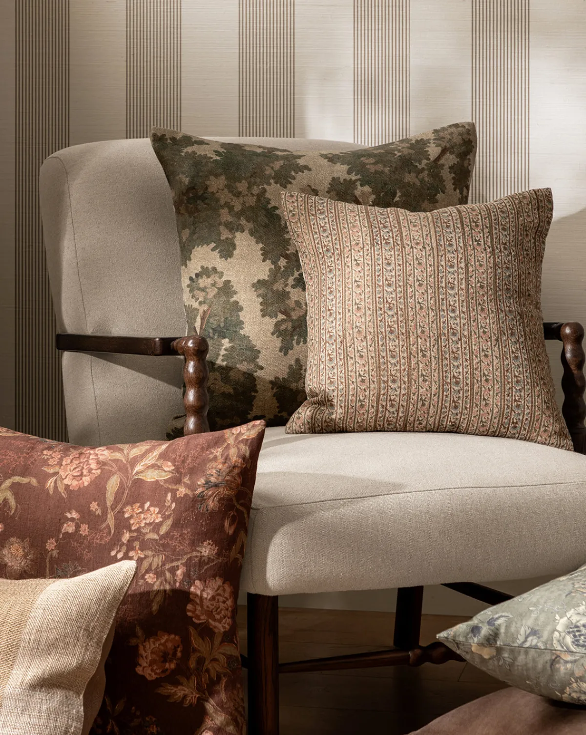 Lucetta Pillow Cover|Raj Discount