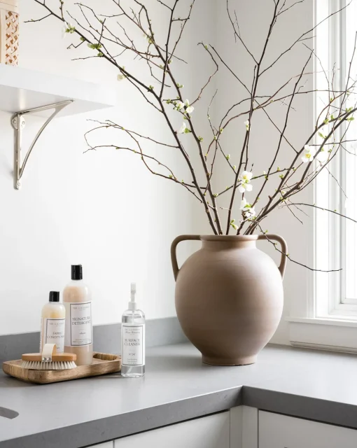 Rounded Dual Handled Vase|Makerspalm