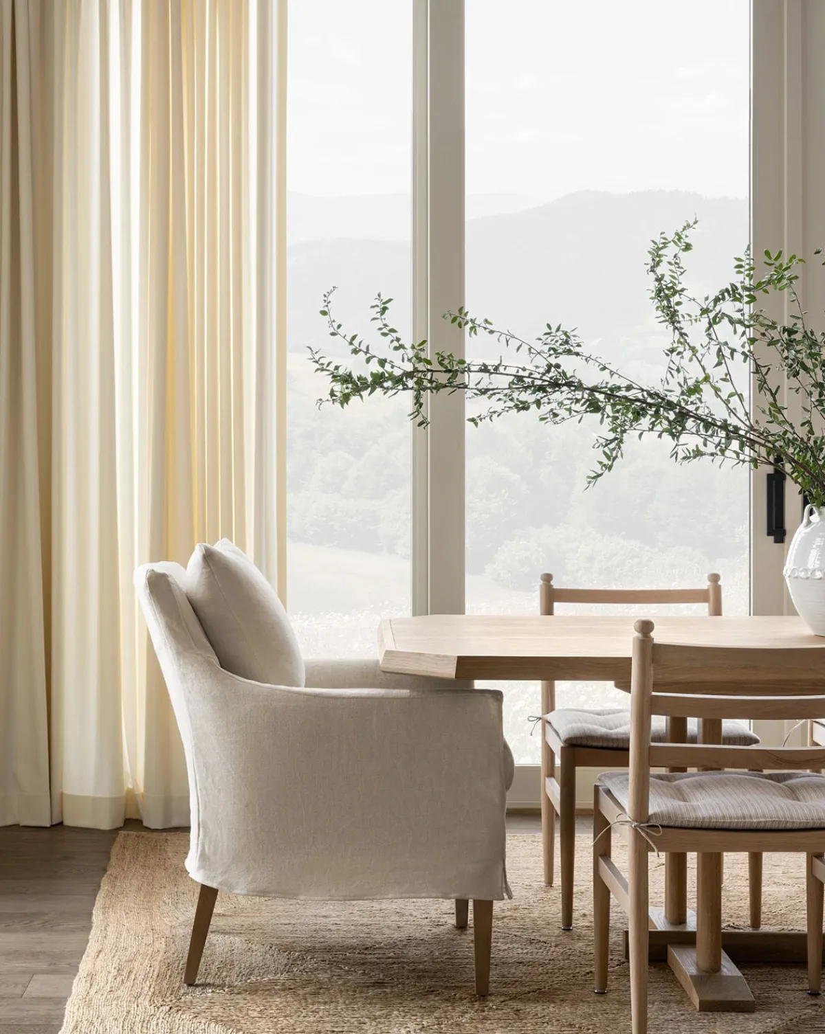 Sascha Slipcover Dining Chair|Rowe Fine Furniture, Inc.