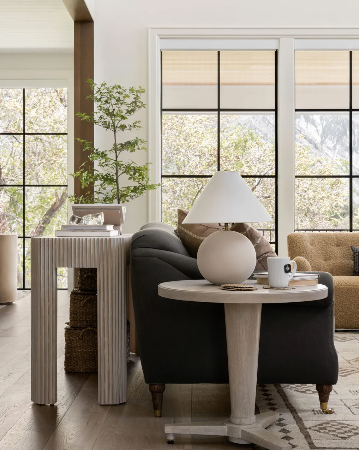 Tess Ceramic Table Lamp|Makerspalm Best