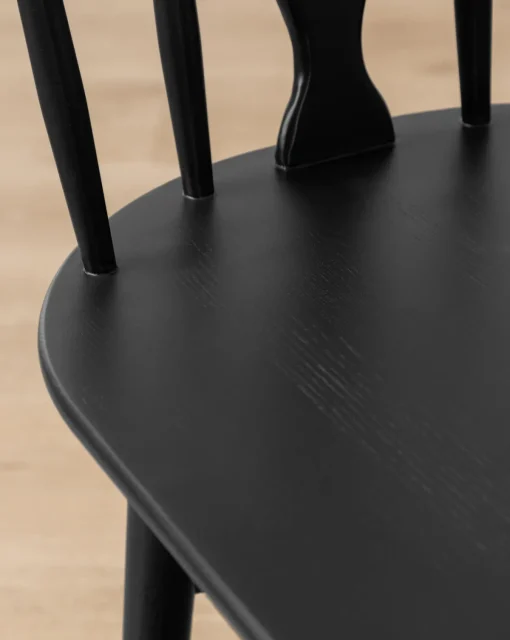 Whittaker Chair|YANG CHENG WOODEN INDUSTRIES INTERNATIONAL (VIETNAM) CO LTD